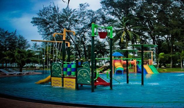 De Rhu Beach Resort Куантан Екстериор снимка