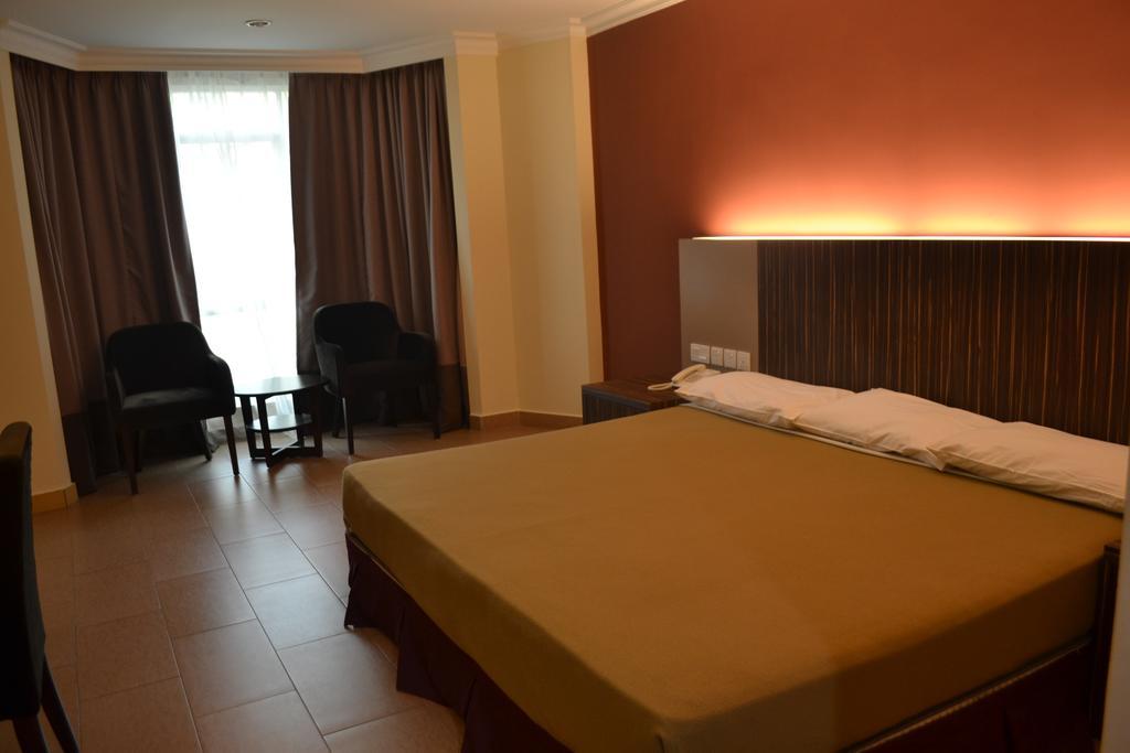 De Rhu Beach Resort Куантан Екстериор снимка
