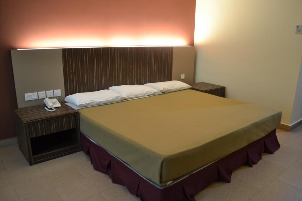 De Rhu Beach Resort Куантан Екстериор снимка