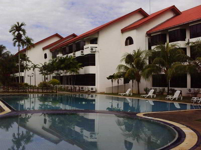 De Rhu Beach Resort Куантан Екстериор снимка