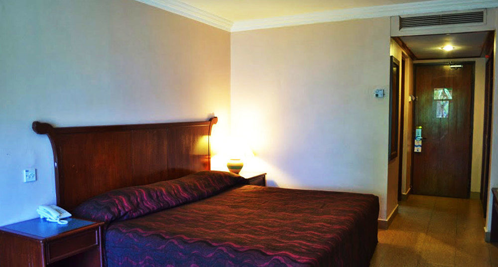 De Rhu Beach Resort Куантан Екстериор снимка